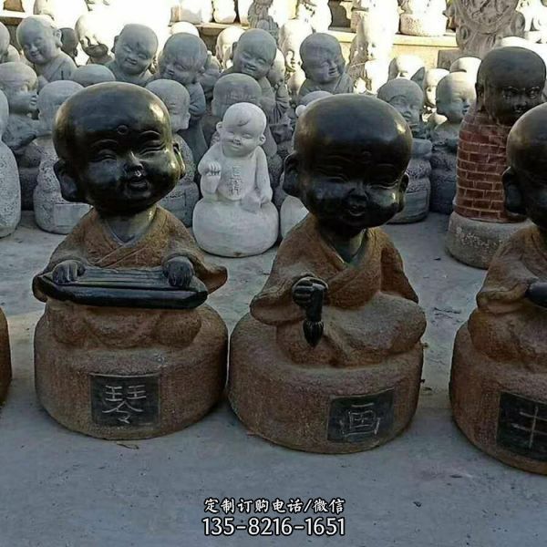 砂巖雕刻小沙彌彈琴寺院景點裝飾擺件