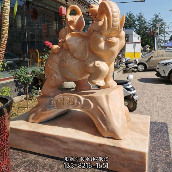 飯店門前擺放晚霞紅石雕鎮宅招財石小象大型動物雕塑（1）