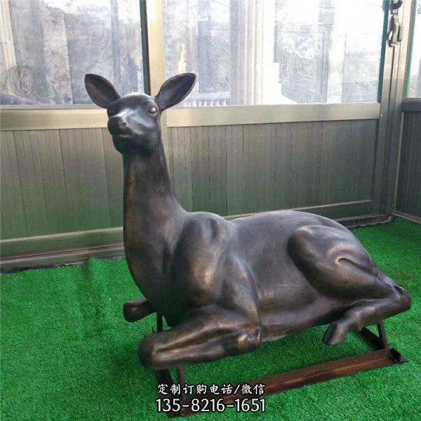 景區(qū)房地產(chǎn)草坪裝飾鑄銅鹿雕塑擺件（3）