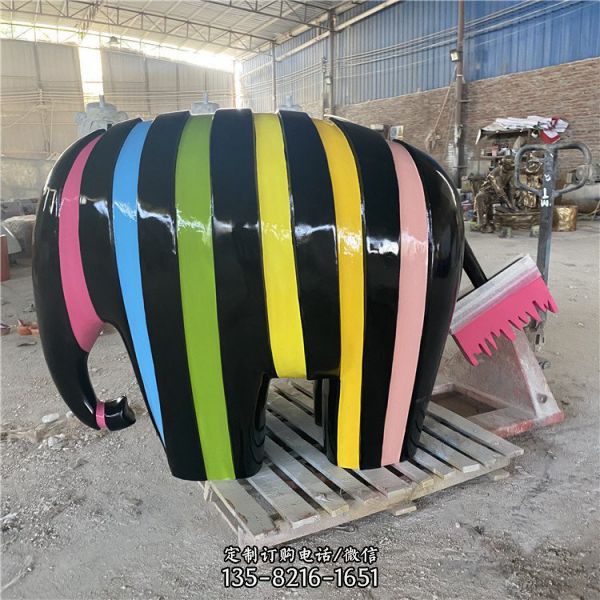 戶外公園綠地?cái)[放玻璃鋼馬動(dòng)物雕塑（3）