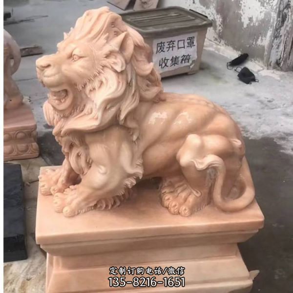 小區門前擺放歐式晚霞紅雕刻走獅雕塑（3）
