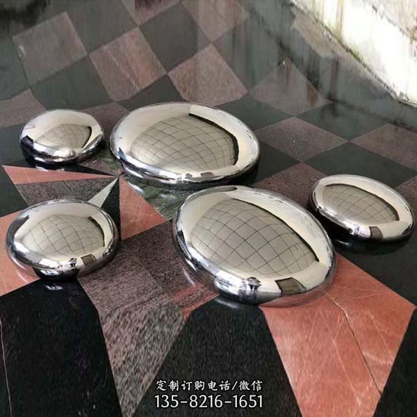 不銹鋼鏡面噴泉水景戶外大型鵝卵石雕塑