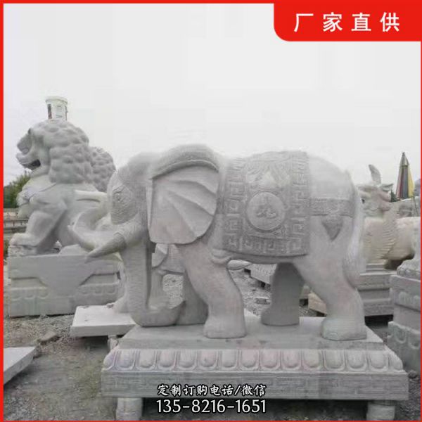 公園景區大門前擺放大理石動物雕塑（2）