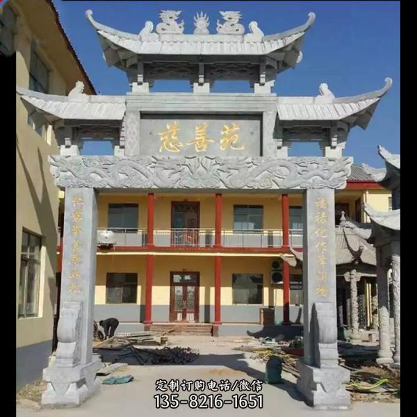 祠堂擺放青石浮雕單門中式石牌坊