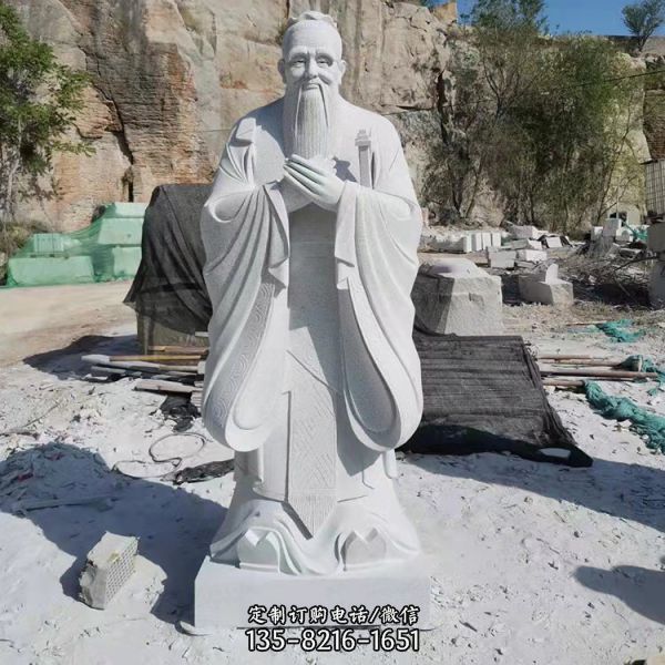 學校廣場擺放花崗巖孔子人物雕像（1）