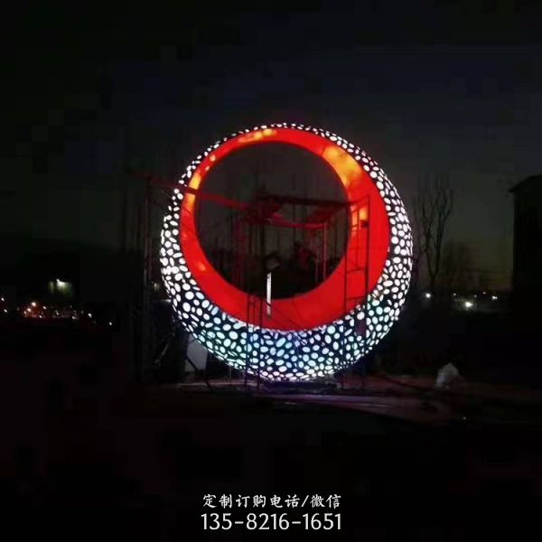 不銹鋼鏤空發(fā)光月亮圓環(huán)雕塑（4）