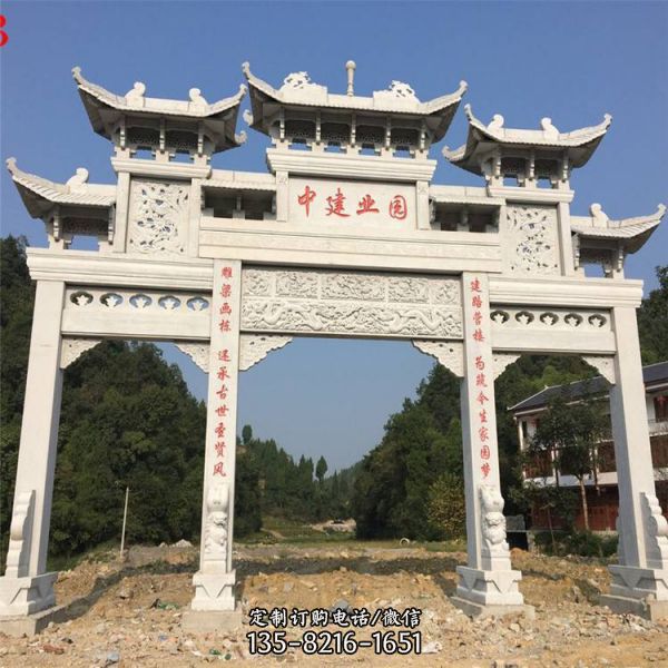 景區村莊入口擺放沖天式青石仿古石牌坊（1）