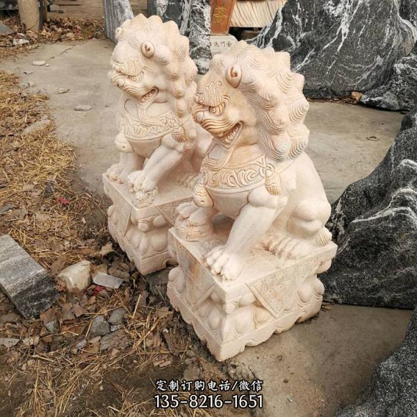 別墅庭院晚霞紅大型門口獅子雕塑（2）