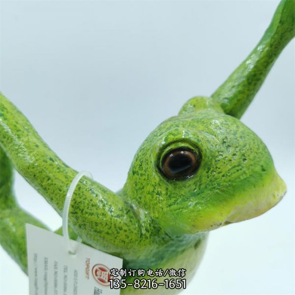 青蛙雕塑-農(nóng)場(chǎng)玻璃鋼噴漆青蛙雕塑