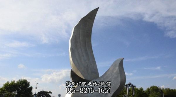 不銹鋼抽象切面鑄造鍛造鴿子雕塑