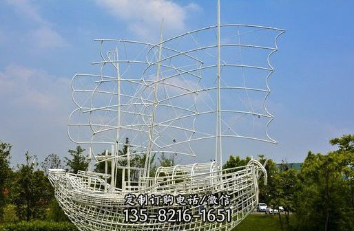 城市花園草坪擺放鐵藝鏤空不銹鋼船雕塑