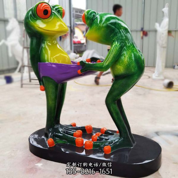 商場玻璃鋼卡通青蛙雕塑