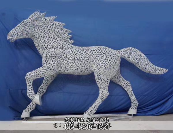 街道創(chuàng)意奔跑的不銹鋼創(chuàng)意馬雕塑