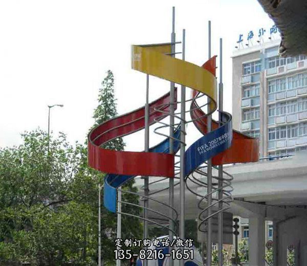 學(xué)院廣場足球不銹鋼雕塑
