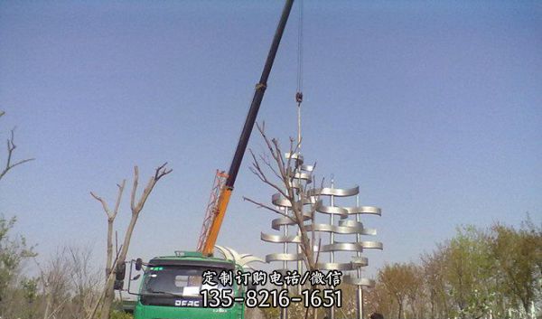公園醫(yī)院擺放不銹鋼抽象樹雕塑