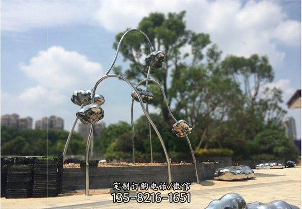 公園海邊創(chuàng)意抽象不銹鋼鏡面云朵雕塑