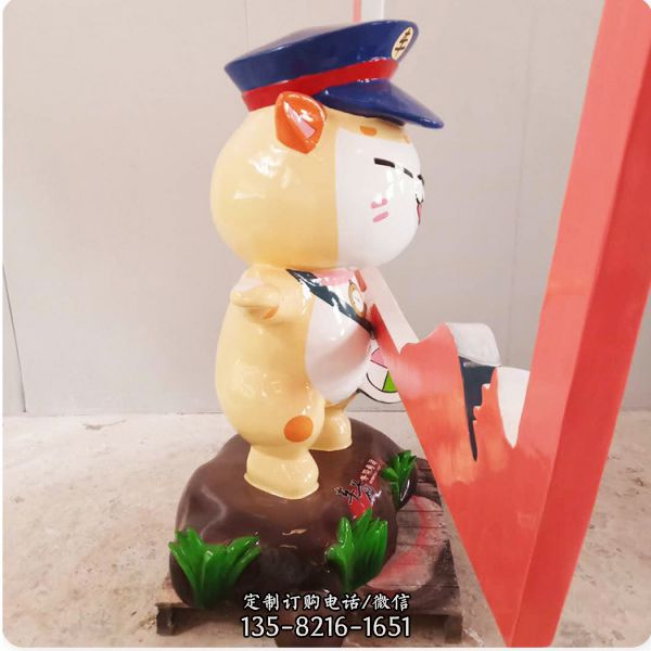 景區(qū)創(chuàng)意玻璃鋼戴帽子的可愛貓雕塑