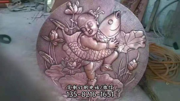 娃娃抱鯉魚圓形浮雕裝飾畫