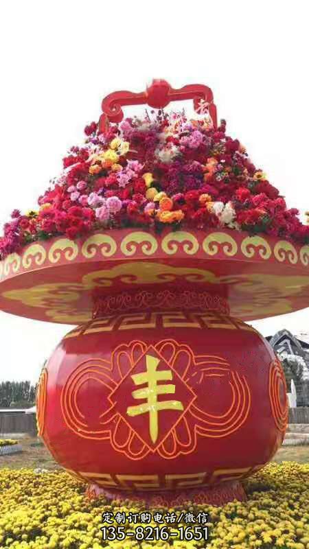 玻璃鋼彩繪豐收廣場花籃雕塑