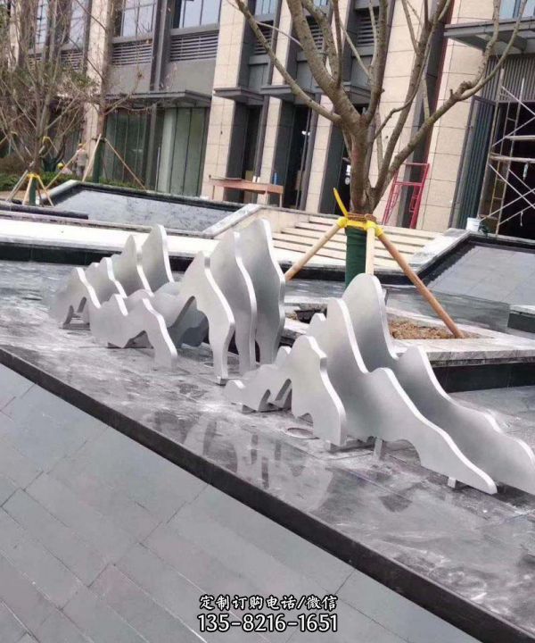小區不銹鋼假山景觀雕塑