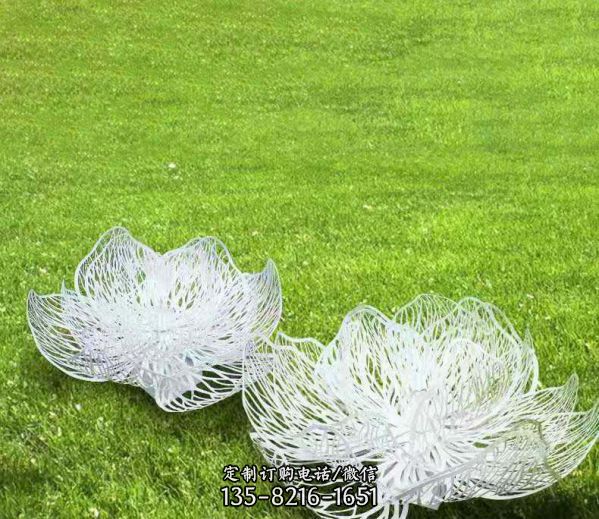 戶外草坪不銹鋼園藝鏤空花朵雕塑