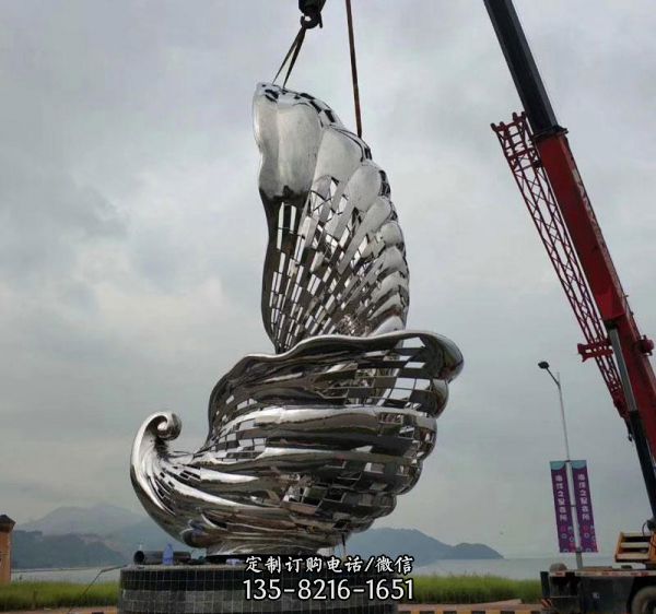大型廣場擺放的不銹鋼鏤空創(chuàng)意海螺雕塑