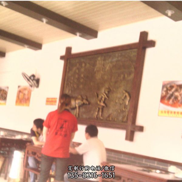 玻璃鋼浮雕人物動物卡通仿古銅犁頭翁農(nóng)耕酒店雕塑