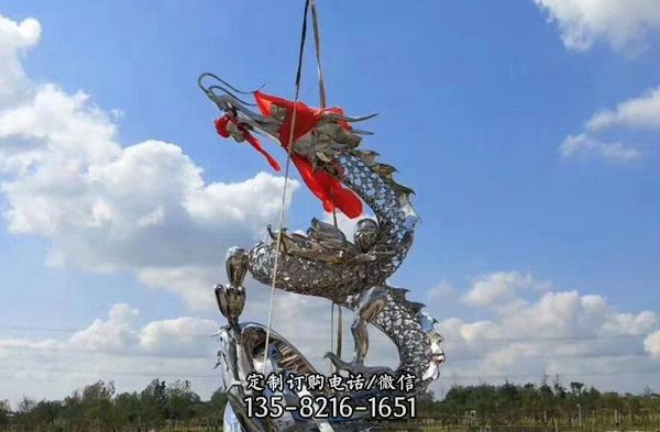 景區(qū)廣場創(chuàng)意不銹鋼鏤空龍雕塑