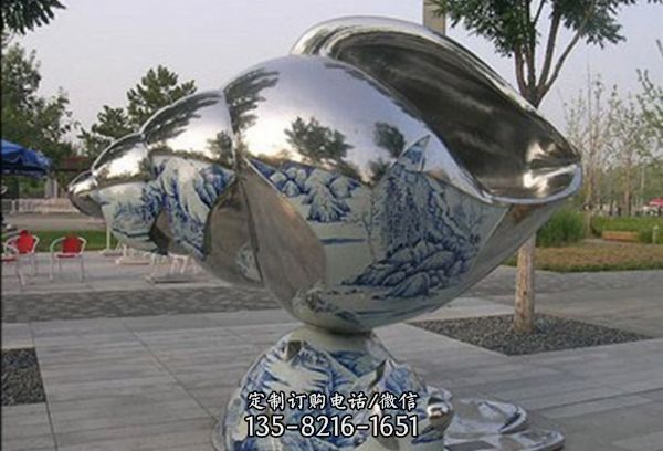廣場擺放的不銹鋼噴漆創意海螺雕塑