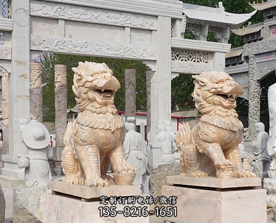 故宮門口晚霞紅石雕神獸麒麟雕塑