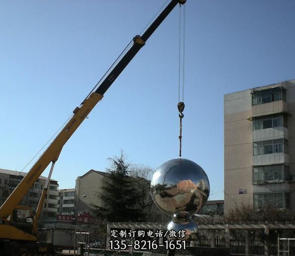 不銹鋼鏡面大型仿真物體球體雕塑