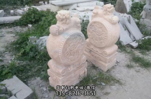 庭院寺廟大理石石雕抱鼓石上的獅子雕塑