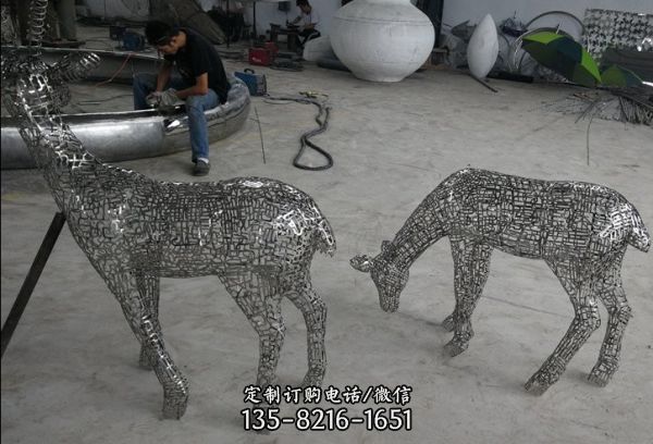 不銹鋼鏤空創意兩只梅花鹿雕塑