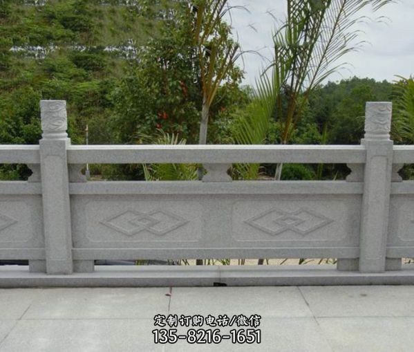 花園湖邊大理石鏤空欄桿