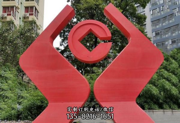 別墅小區創意抽象紅色玻璃鋼手捧銅錢雕塑