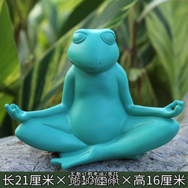 景區一只不銹鋼可愛的青蛙雕塑