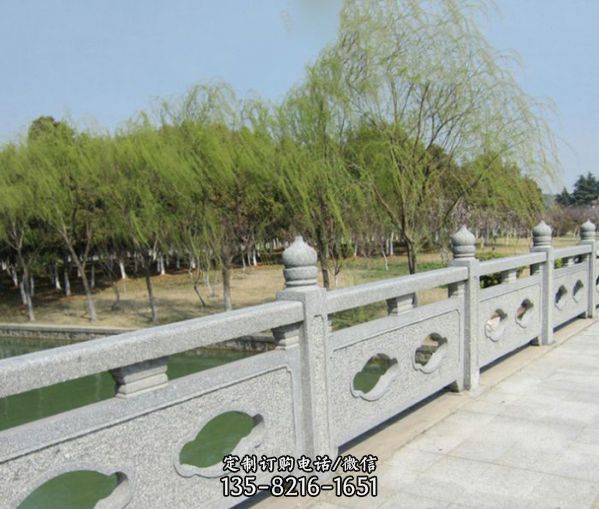 河道拱橋上大理石欄桿扶手