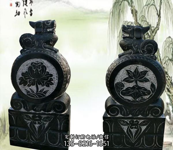 庭院別墅浮雕青石石雕抱鼓石上面的貔貅雕塑