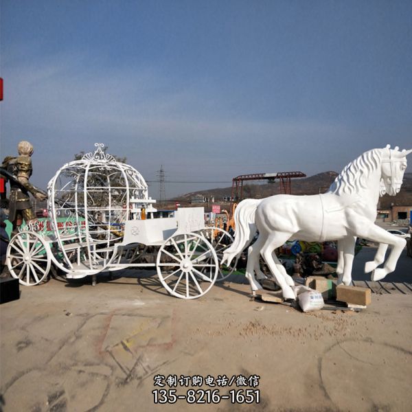 兒童游樂(lè)園鏤空玻璃鋼馬車雕塑