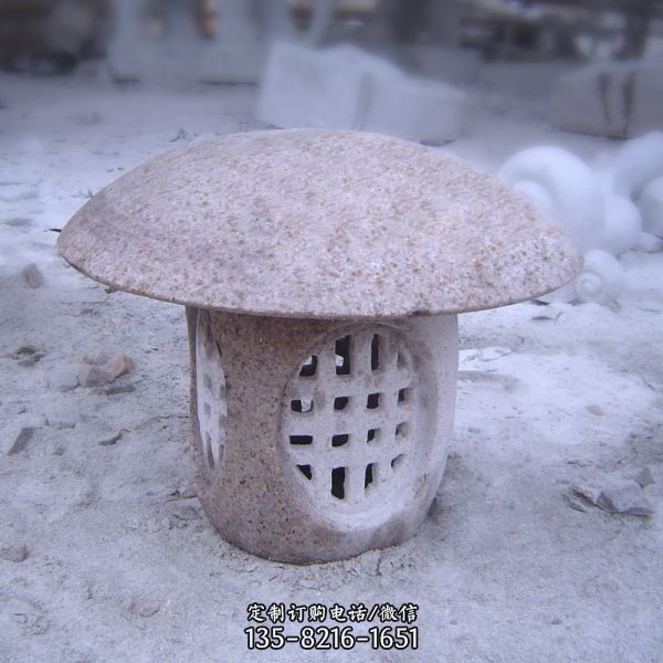 石燈籠寺廟花崗巖戶外草坪地?zé)舻窨虜[件