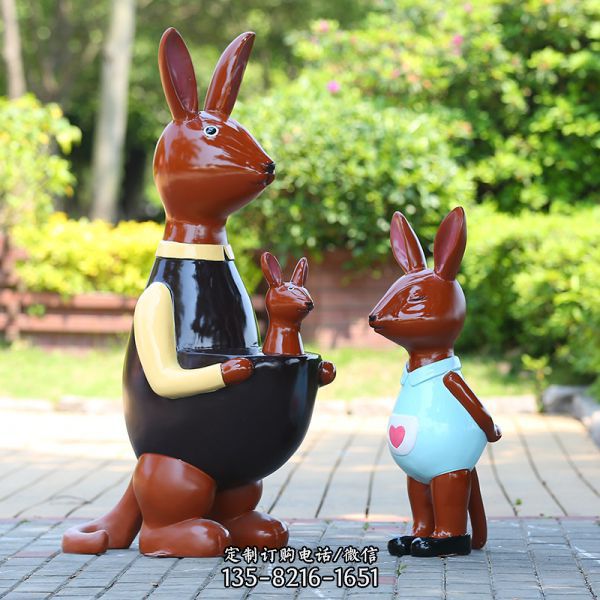 幼兒園站立玻璃鋼卡通袋鼠雕塑