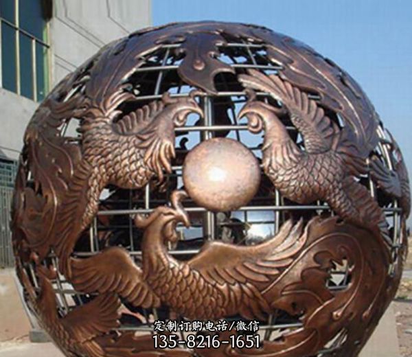 公園創意不銹鋼銅雕鏤空球上的鳳凰雕塑