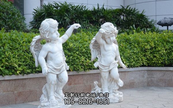 小區廣場擺放玻璃鋼小天使西方人物雕塑