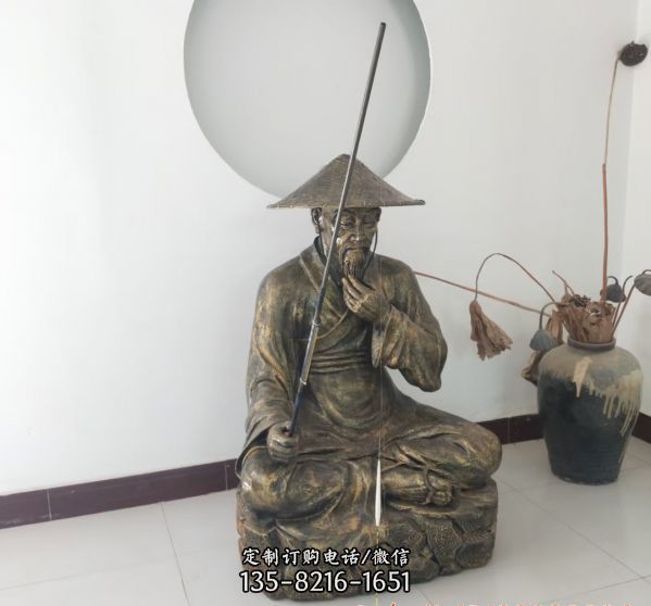 學(xué)院湖邊擺放彩繪姜太公釣魚人物銅雕