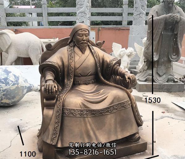 景區坐著的銅雕成吉思汗雕塑