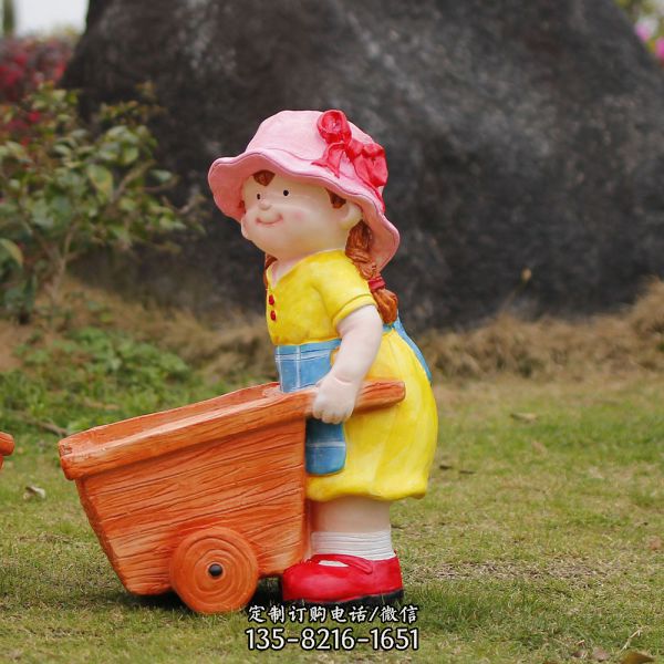 花園玻璃鋼彩繪推車的花園娃娃雕塑
