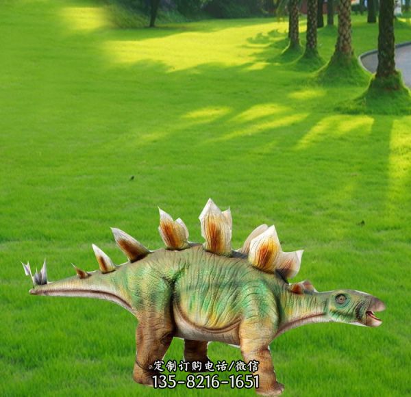 景區草坪玻璃鋼大型仿真動物恐龍雕塑