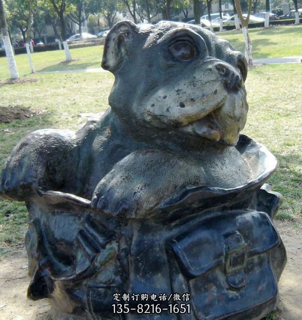 不銹鋼仿銅公園創(chuàng)意狗雕塑
