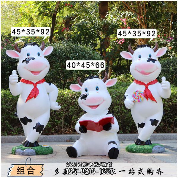 校園擺放三只上學的玻璃鋼牛雕塑