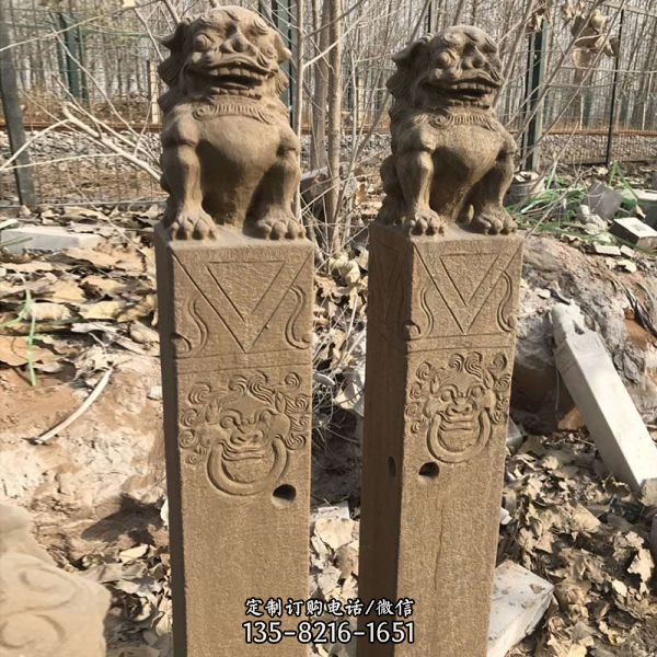 鎮(zhèn)宅庭院擺放獅子拴馬柱雕塑